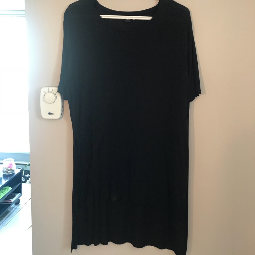 2 for $20🔥 Cheap Monday side slit Tshirt